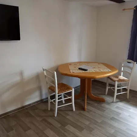 Wollröder Krug Gasthof *