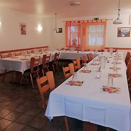 Wollroeder Krug Inn Guxhagen